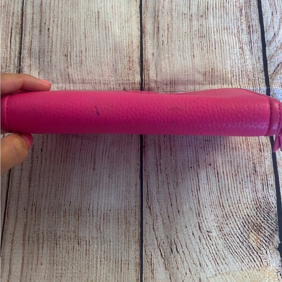 Bright pink Tory Burch wallet - Picture 2 of 4